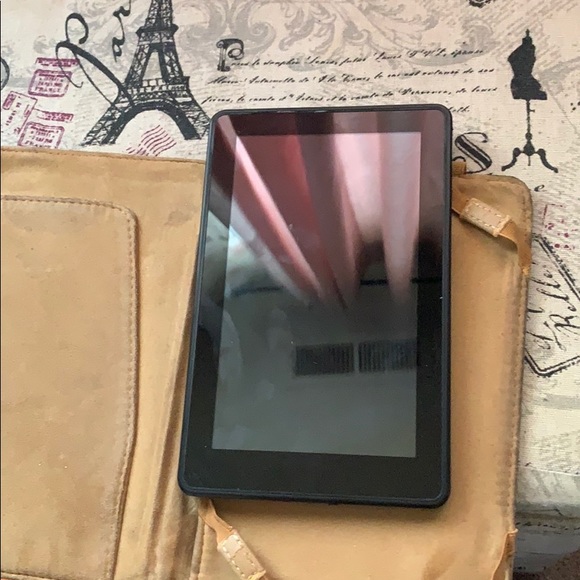 Kindle Fire - Picture 3 of 4